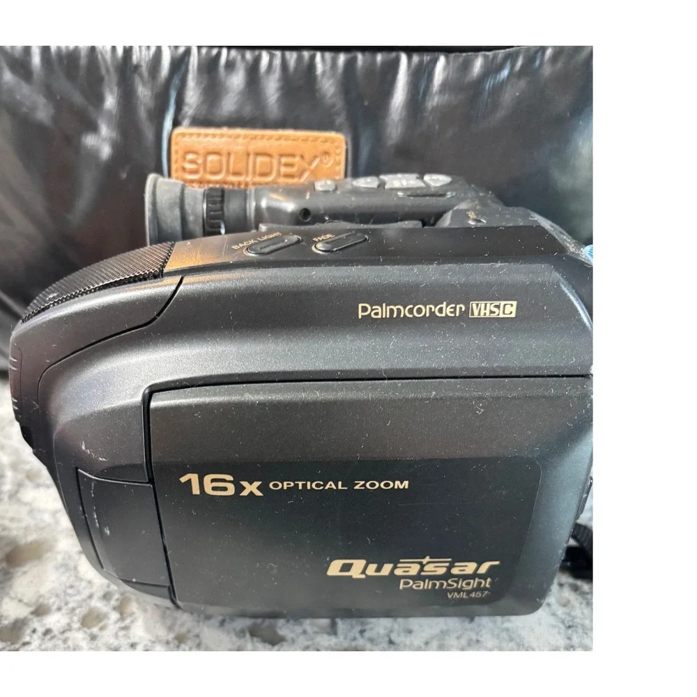 Quasar Palmcorder VHS VML457‎ Camcorder 16x Optical Zoom AC Adapter